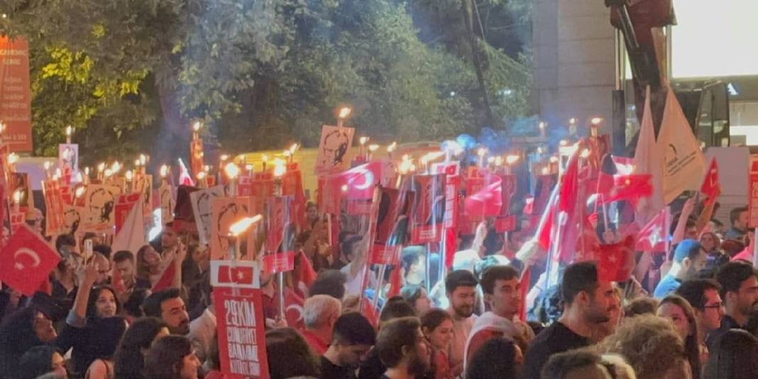 Coşkulu kutlamaya son saatler! Bağdat Caddesi Cumhuriyet yürüyüşü saat kaçta? İşte 29 Ekim yürüyüş saati! 5